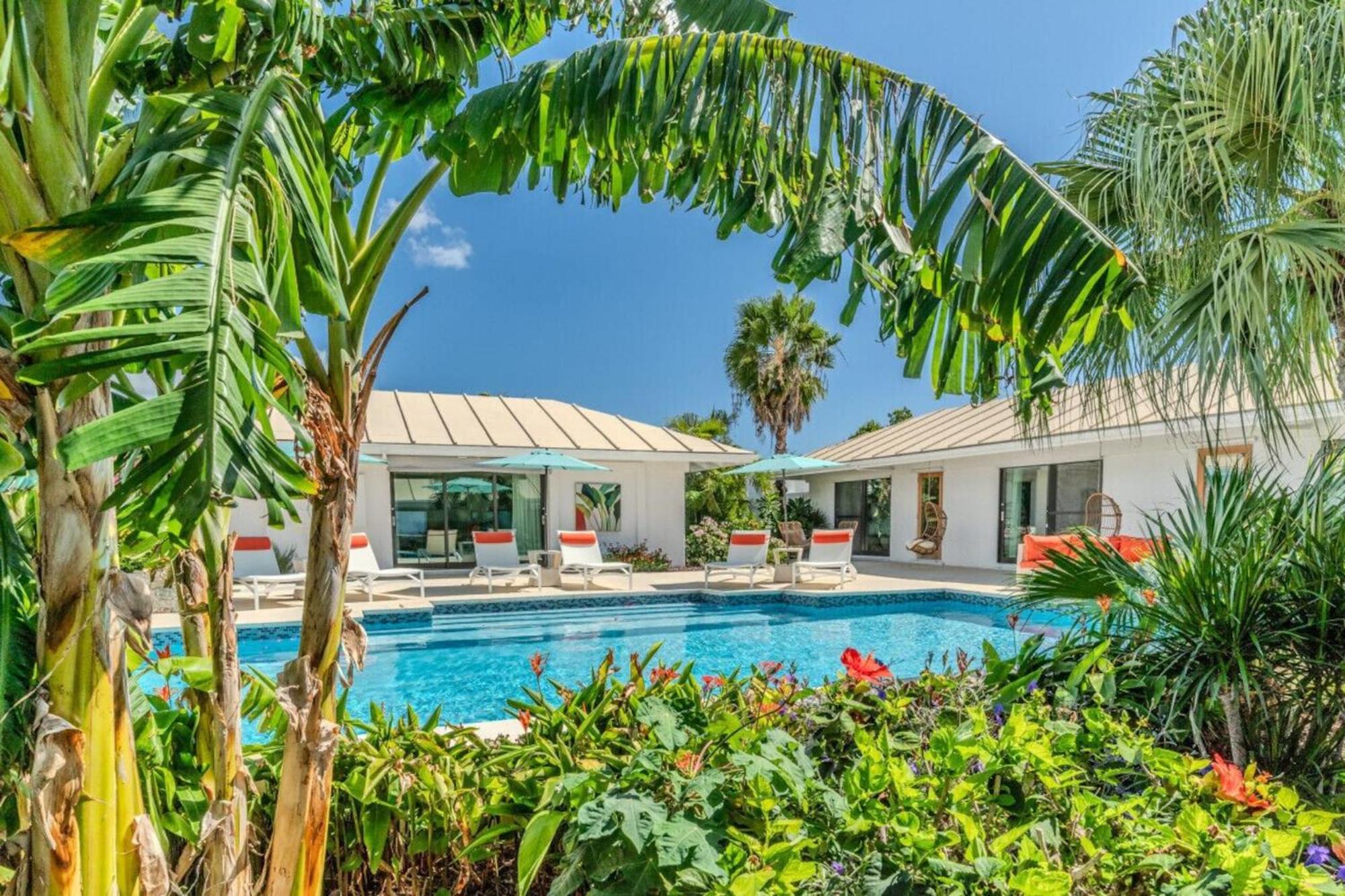 Royal Villa With A Huge Swimming Pool Cowell Battery Экстерьер фото
